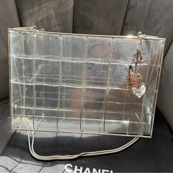 Chanel Lucite and CC charm beaded clutch bag collectors edition - Picture 15 of 17